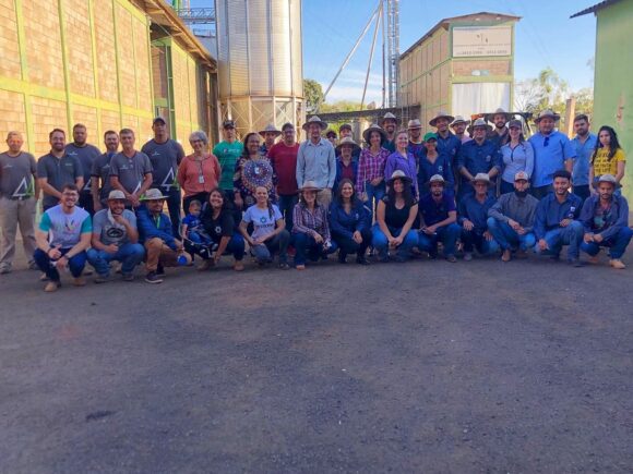Agroverde recebe alunos do curso de Agronomia da UFTM Turma Pronera Campos Iturama